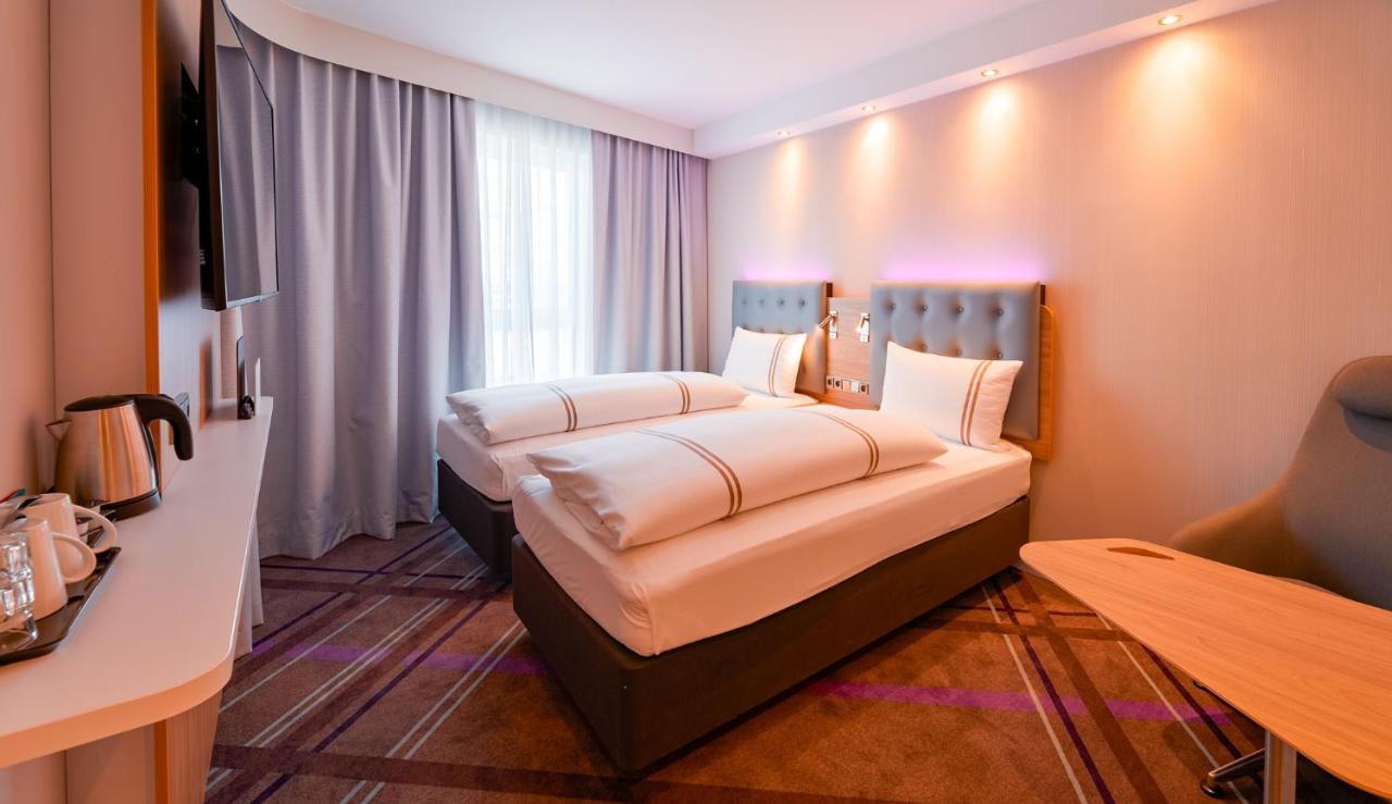 Premier Inn Mannheim City Centre ภายนอก รูปภาพ