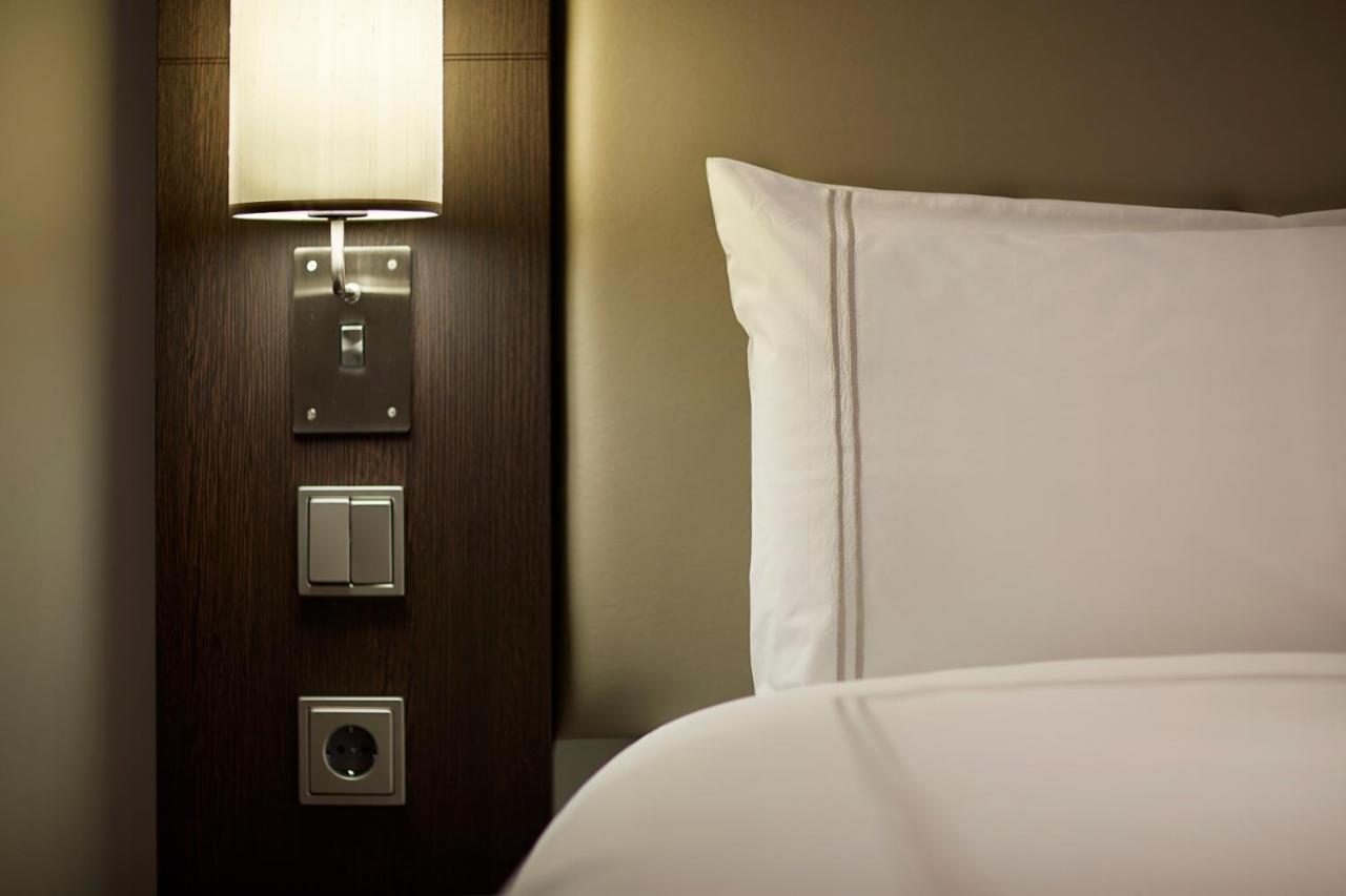 Premier Inn Mannheim City Centre ภายนอก รูปภาพ