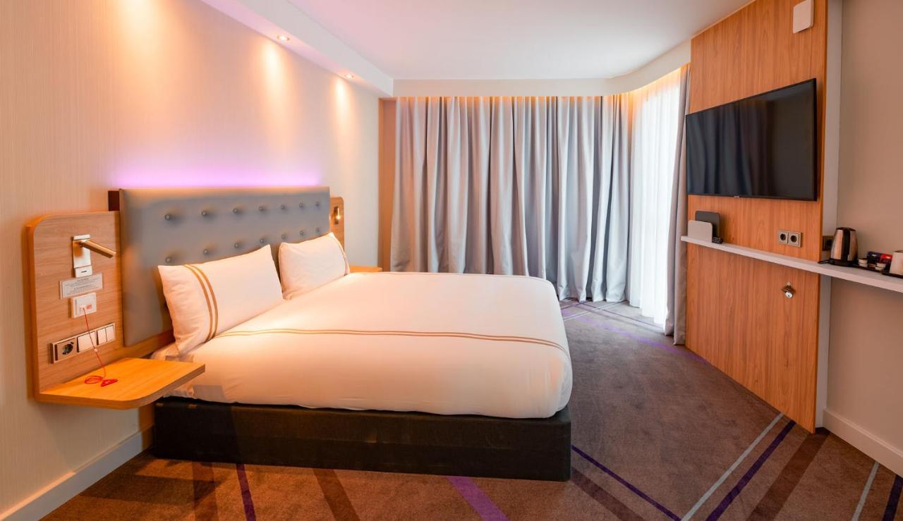 Premier Inn Mannheim City Centre ภายนอก รูปภาพ