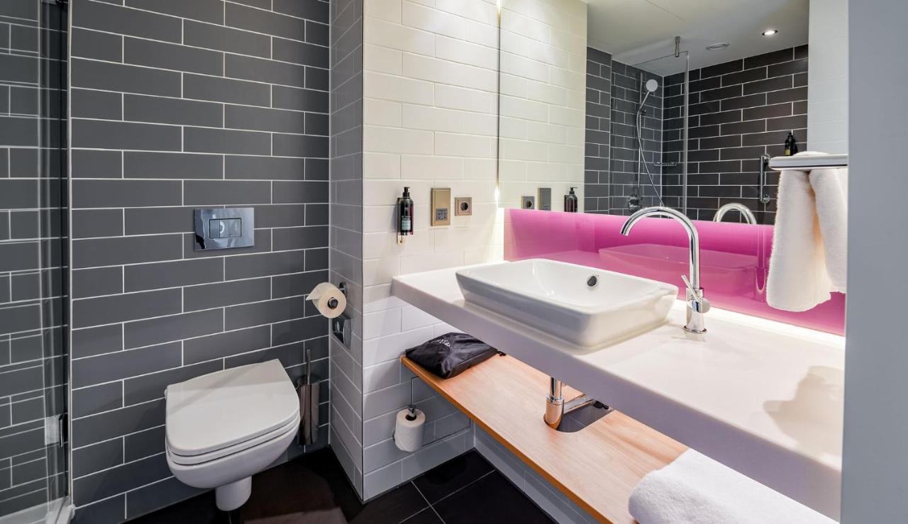 Premier Inn Mannheim City Centre ภายนอก รูปภาพ