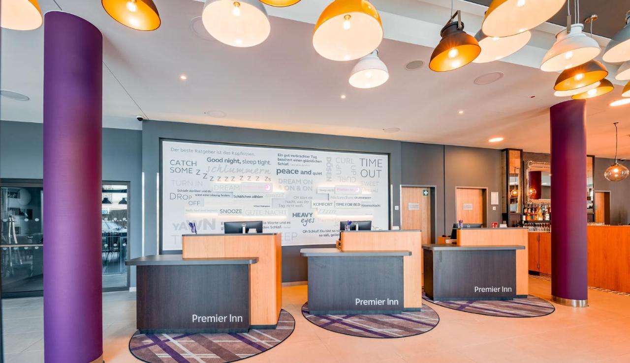 Premier Inn Mannheim City Centre ภายนอก รูปภาพ